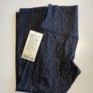 Lululemon align HR crop 23”
